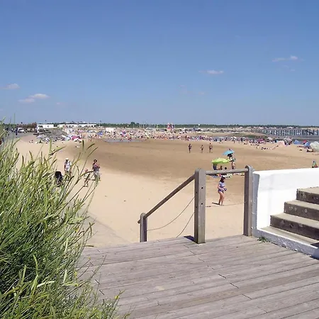 Semesterbostad Three-bedroom In Sur